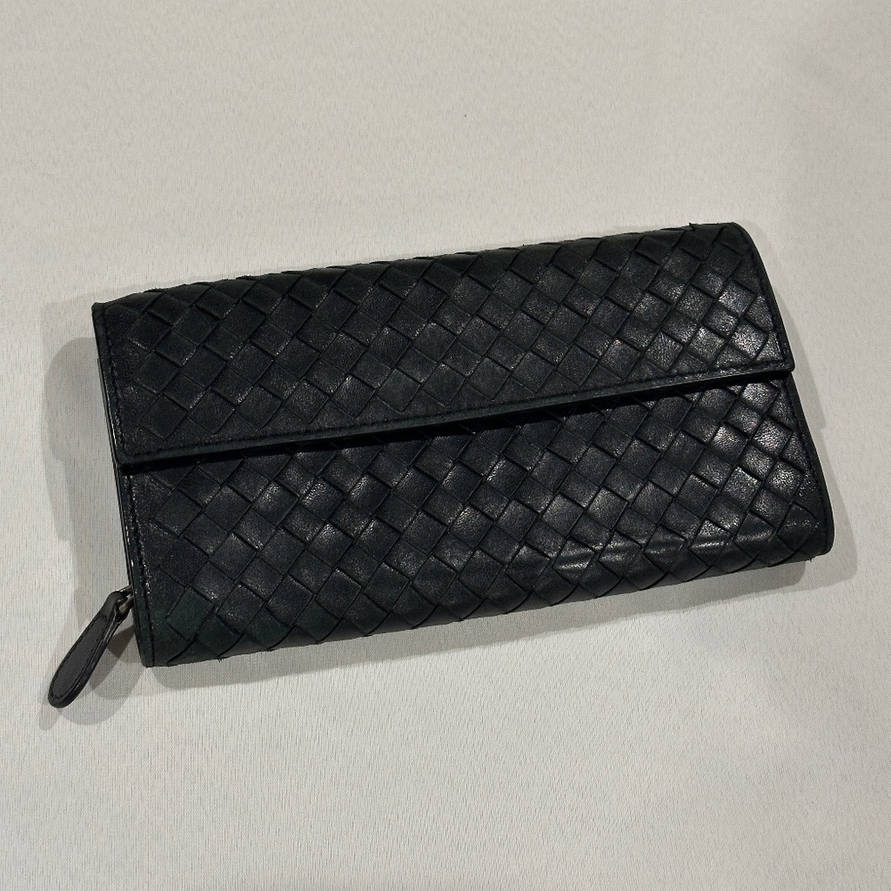 Bottega Vennetta zippy wallet